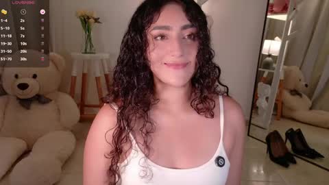 Snapshot of caramel__ chatting on 05/29/26, 12:19 Mara online show from 05/29/26, 12:19