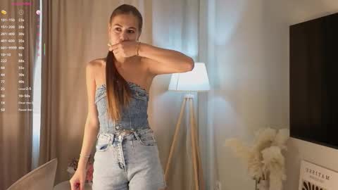 Bella online show from 10/05/25, 06:12