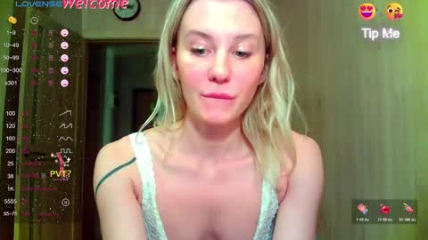 Snapshot of caramel_pie_ chatting on 06/09/26, 08:20 caramel online show from 06/09/26, 08:20