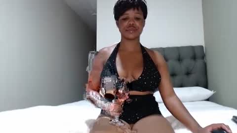 fifi online show from 02/21/25, 04:18