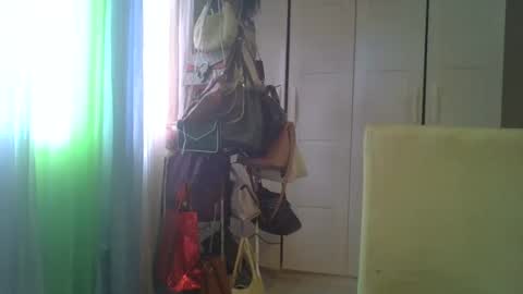 Snapshot of caramelchoc81 chatting on 02/07/25, 12:17 candylious81 online show from 02/07/25, 12:17