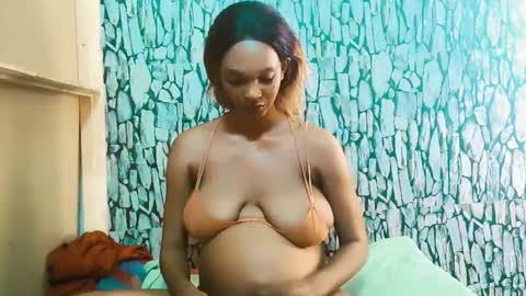 Snapshot of caramelminxxx1 chatting on 02/10/26, 07:01 caramelminxxx1 online show from 02/10/26, 07:01