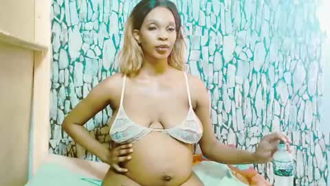 Snapshot of caramelminxxx1 chatting on 02/12/26, 07:36 caramelminxxx1 online show from 02/12/26, 07:36