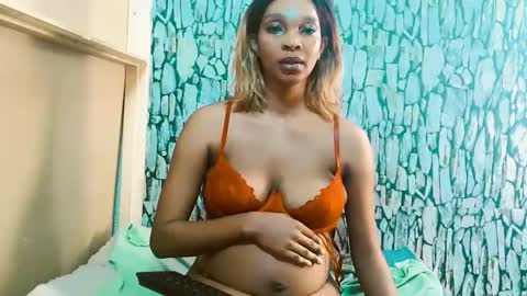 Snapshot of caramelminxxx1 chatting on 02/18/26, 06:31 caramelminxxx1 online show from 02/18/26, 06:31