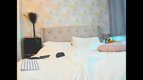 Safiya  online show from 06/22/26, 05:54