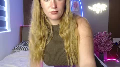 Snapshot of caramelstorm chatting on 04/16/26, 03:29 Lana online show from 04/16/26, 03:29