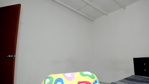 Carlos and Cristian  online show from 01/28/25, 01:08