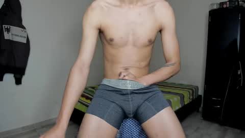 Carlos and Cristian  online show from 03/10/26, 03:33