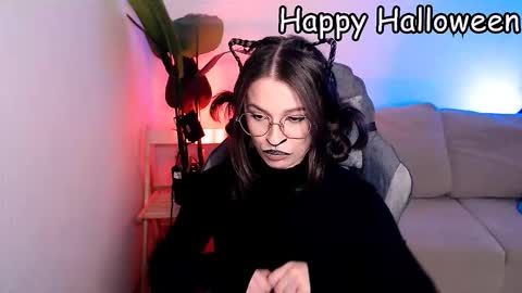 Mary online show from 10/31/25, 06:14