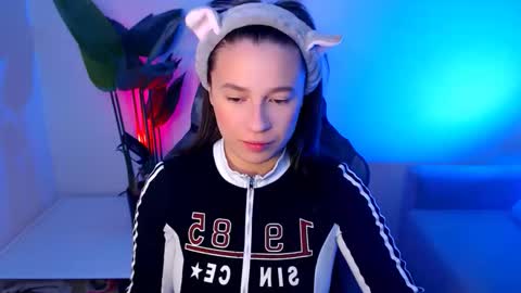 Snapshot of care_sensual chatting on 02/05/26, 04:50 Mary online show from 02/05/26, 04:50