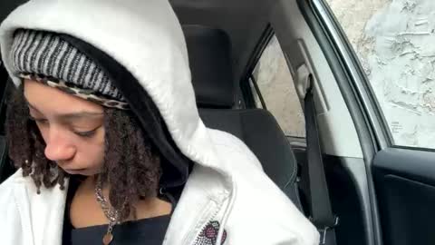 Snapshot of carebearx215 chatting on 10/31/25, 02:18 carebearx215 online show from 10/31/25, 02:18