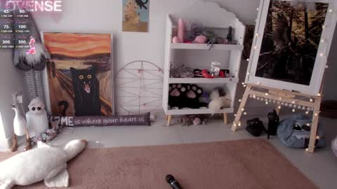 Snapshot of careful_i_bite chatting on 01/29/25, 10:27 NONA follow online show from 01/29/25, 10:27