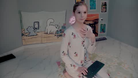 Snapshot of careful_i_bite chatting on 09/15/25, 04:45 NONA follow online show from 09/15/25, 04:45