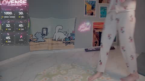 Snapshot of careful_i_bite chatting on 09/21/25, 06:15 NONA follow online show from 09/21/25, 06:15