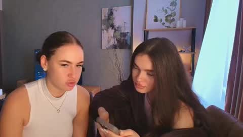 caressyourself online show from 11/26/25, 07:42