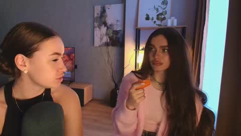 caressyourself online show from 11/27/25, 05:42