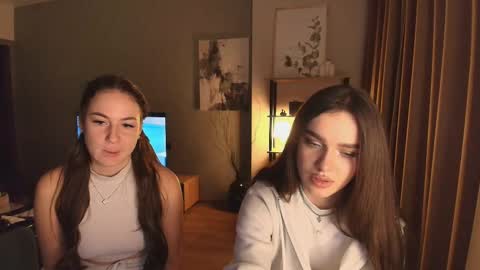 caressyourself online show from 12/04/25, 05:39