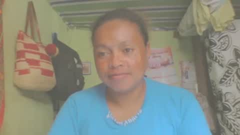 carinesexy69 online show from 02/04/25, 10:54