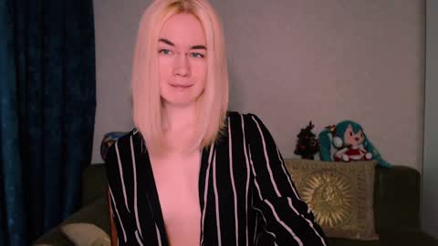Snapshot of carinfox chatting on 01/18/25, 04:37 Carin online show from 01/18/25, 04:37