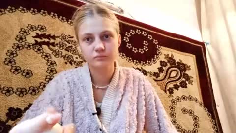 Kira online show from 04/23/26, 02:57