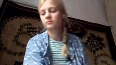 Kira online show from 04/27/26, 02:31