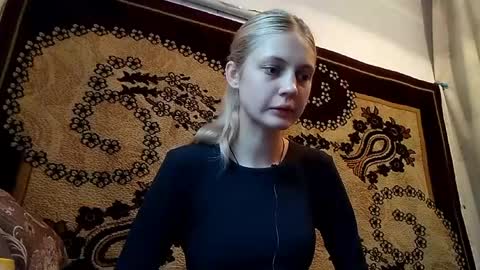 Kira online show from 04/28/26, 02:27