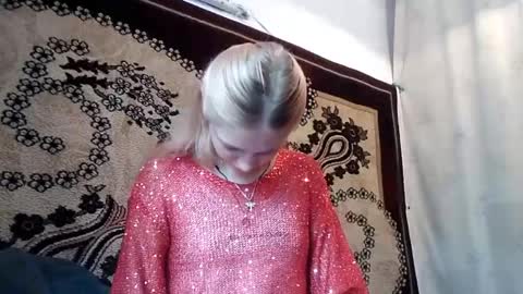 Snapshot of carissaalderson chatting on 05/20/26, 03:13 Kira online show from 05/20/26, 03:13