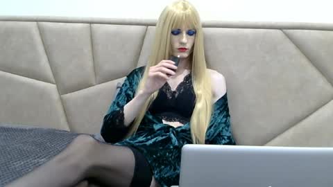 sexy online show from 06/04/26, 10:05