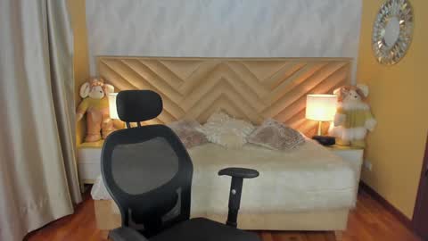 Carla Santini online show from 12/19/24, 09:28