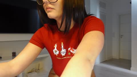 carla_secretary online show from 12/30/24, 07:32