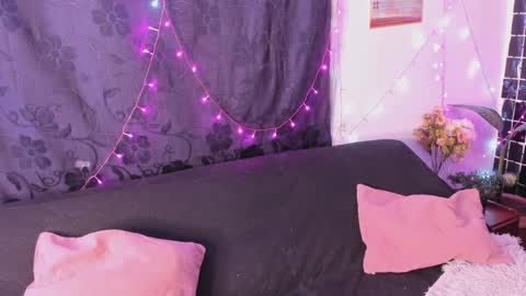 Snapshot of carla_smith__ chatting on 02/09/25, 03:32 Carla online show from 02/09/25, 03:32