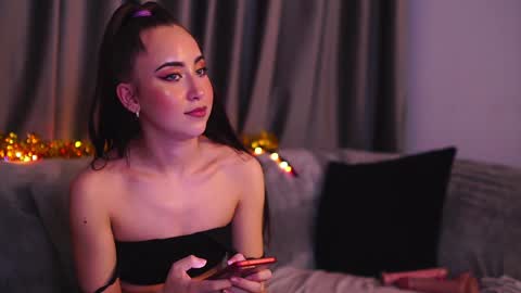 Snapshot of carlagavin chatting on 12/31/24, 02:36 CarlaGavin online show from 12/31/24, 02:36