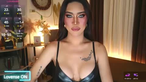 Snapshot of carlamoore23 chatting on 10/30/25, 01:01 CARLA online show from 10/30/25, 01:01