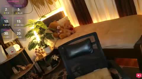 Snapshot of carlamoore23 chatting on 11/16/25, 04:23 CARLA online show from 11/16/25, 04:23