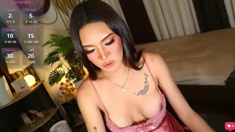 Snapshot of carlamoore23 chatting on 11/17/25, 07:03 CARLA online show from 11/17/25, 07:03