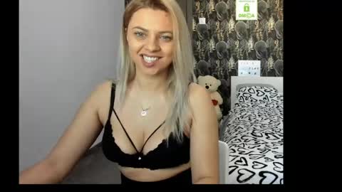 Snapshot of carlastacefun chatting on 04/27/26, 05:49 CarlaStaceFun online show from 04/27/26, 05:49