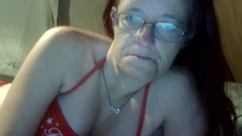 Snapshot of carleeswoman08 chatting on 06/29/26, 11:43 carleeswoman08 online show from 06/29/26, 11:43