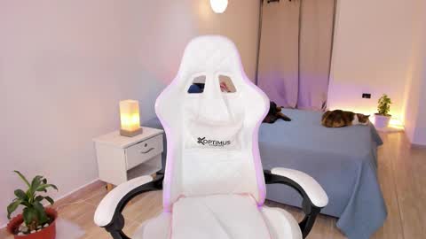 Alejandra online show from 12/19/25, 01:56