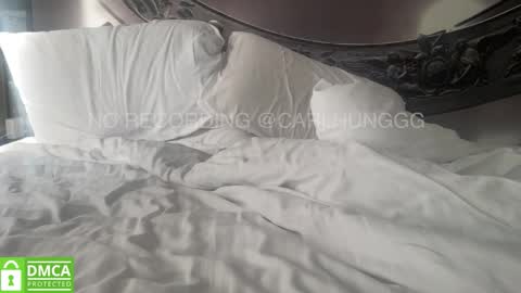 carlhung 69 hairy friends gay bi online show from 11/12/25, 01:33