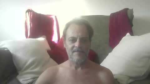 Snapshot of carlo76mx chatting on 11/22/25, 11:15 carlo online show from 11/22/25, 11:15