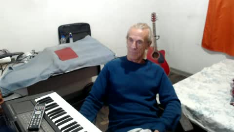 carlos online show from 06/19/26, 02:49