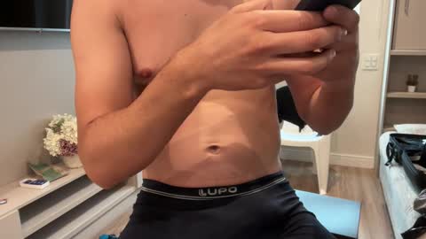 carlos_020 online show from 09/13/25, 06:29