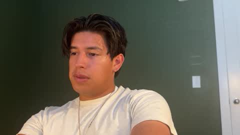 Snapshot of carlosjosecb1 chatting on 10/21/25, 03:46 carlos online show from 10/21/25, 03:46