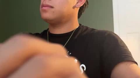 Snapshot of carlosjosecb1 chatting on 10/23/25, 03:55 carlos online show from 10/23/25, 03:55