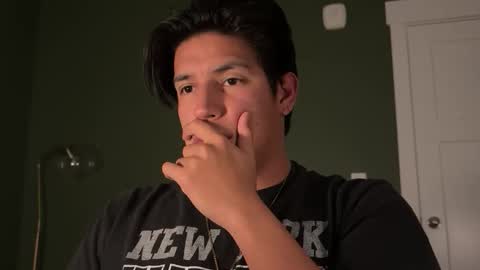 Snapshot of carlosjosecb1 chatting on 11/10/25, 05:39 carlos online show from 11/10/25, 05:39