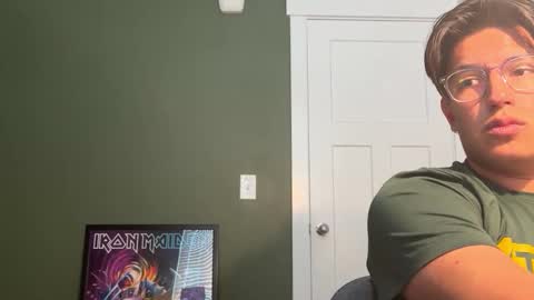 Snapshot of carlosjosecb1 chatting on 11/12/25, 05:02 carlos online show from 11/12/25, 05:02