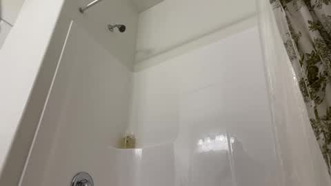 carlosjosecb2 online show from 10/01/25, 04:07