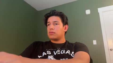 carlosjosecb2 online show from 10/28/25, 04:20