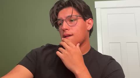 carlosjosecb2 online show from 11/18/25, 06:34