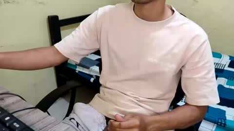 carlossmi01 online show from 02/15/25, 02:33